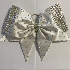 “Jorie” white satin Bows of London Cheer Bow